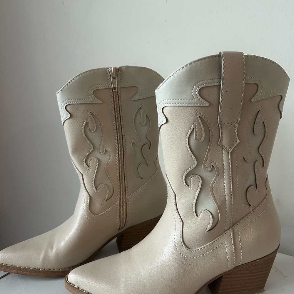 Women's Cream Western Boots